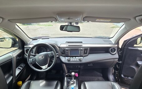 Toyota RAV4, 2016 год, 2 400 000 рублей, 10 фотография