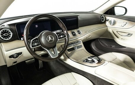 Mercedes-Benz E-Класс, 2018 год, 4 450 000 рублей, 11 фотография
