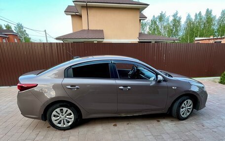 KIA Rio IV, 2018 год, 1 075 000 рублей, 5 фотография