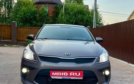 KIA Rio IV, 2018 год, 1 075 000 рублей, 4 фотография