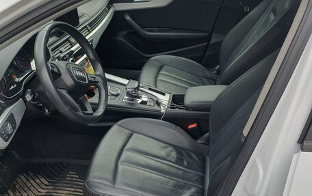 Audi A4, 2018 год, 2 300 000 рублей, 12 фотография