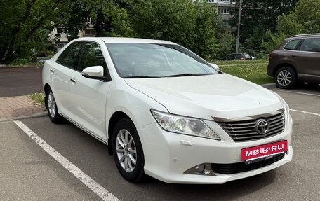 Toyota Camry, 2014 год, 1 990 000 рублей, 2 фотография