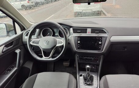 Volkswagen Tiguan II, 2022 год, 3 000 000 рублей, 16 фотография