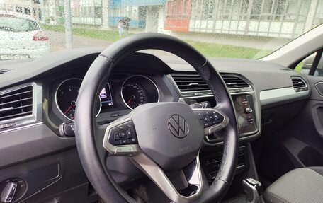 Volkswagen Tiguan II, 2022 год, 3 000 000 рублей, 12 фотография