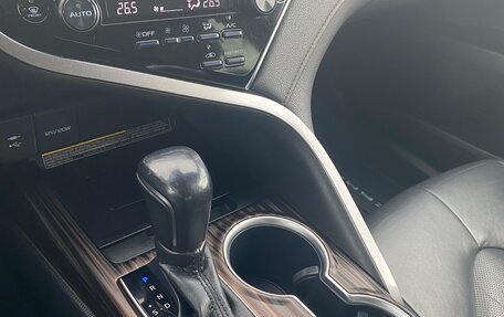 Toyota Camry, 2018 год, 2 650 000 рублей, 13 фотография