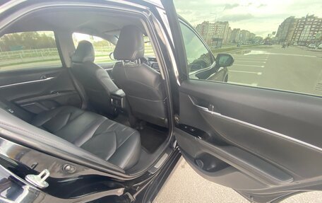 Toyota Camry, 2018 год, 2 650 000 рублей, 7 фотография