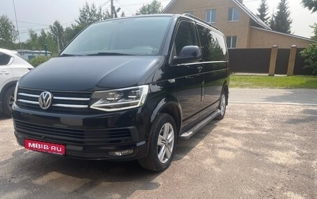 Volkswagen Caravelle T6 рестайлинг, 2015 год, 3 155 000 рублей, 1 фотография