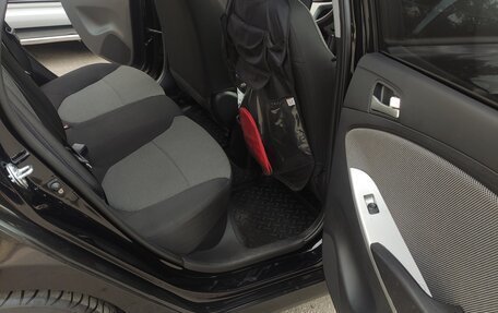 Hyundai Solaris II рестайлинг, 2012 год, 1 100 000 рублей, 10 фотография