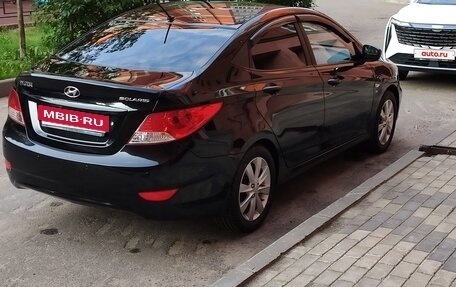 Hyundai Solaris II рестайлинг, 2012 год, 1 100 000 рублей, 3 фотография