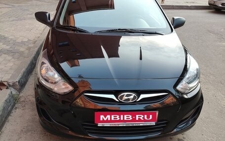 Hyundai Solaris II рестайлинг, 2012 год, 1 100 000 рублей, 8 фотография