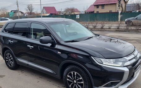 Mitsubishi Outlander III рестайлинг 3, 2015 год, 1 350 000 рублей, 2 фотография