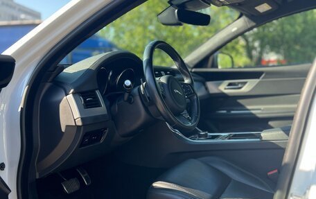 Jaguar XF II, 2019 год, 2 390 000 рублей, 13 фотография