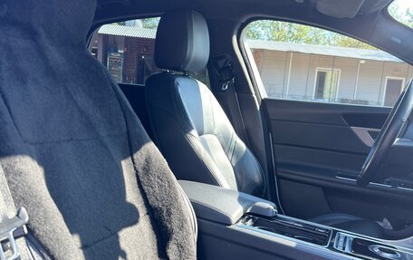 Jaguar XF II, 2019 год, 2 390 000 рублей, 33 фотография