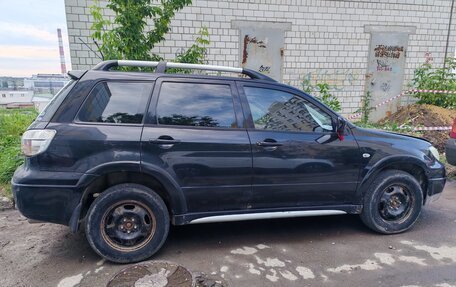 Mitsubishi Outlander III рестайлинг 3, 2007 год, 450 000 рублей, 2 фотография