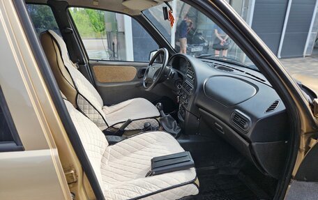 Chevrolet Niva I рестайлинг, 2005 год, 399 000 рублей, 23 фотография