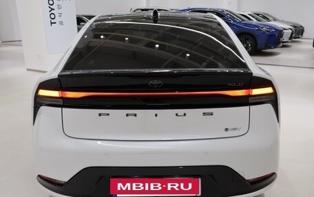 Toyota Prius IV XW50, 2024 год, 4 380 000 рублей, 4 фотография
