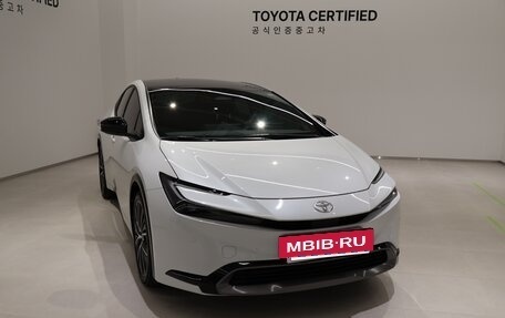 Toyota Prius IV XW50, 2024 год, 4 380 000 рублей, 3 фотография