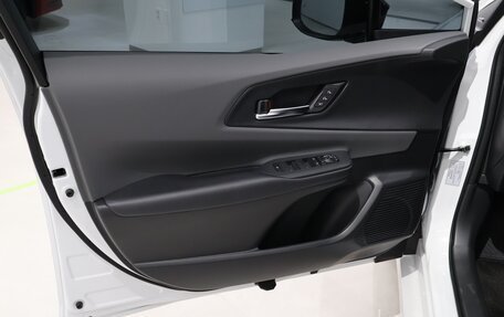 Toyota Prius IV XW50, 2024 год, 4 380 000 рублей, 9 фотография