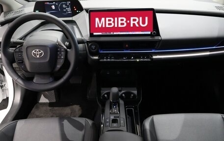 Toyota Prius IV XW50, 2024 год, 4 380 000 рублей, 7 фотография