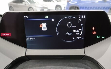 Toyota Prius IV XW50, 2024 год, 4 380 000 рублей, 10 фотография