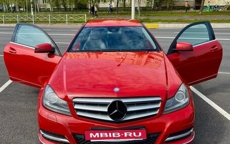 Mercedes-Benz C-Класс, 2011 год, 1 800 000 рублей, 3 фотография