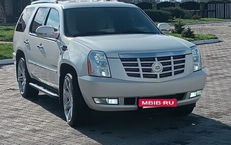 Cadillac Escalade III, 2013 год, 3 100 000 рублей, 2 фотография