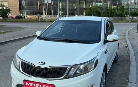 KIA Rio III рестайлинг, 2013 год, 690 000 рублей, 1 фотография