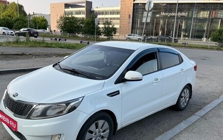 KIA Rio III рестайлинг, 2013 год, 690 000 рублей, 2 фотография
