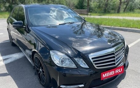 Mercedes-Benz E-Класс, 2012 год, 1 850 000 рублей, 4 фотография