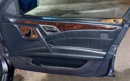 Mercedes-Benz E-Класс, 1999 год, 500 000 рублей, 8 фотография