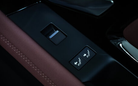 Land Rover Range Rover Evoque II, 2024 год, 22 фотография