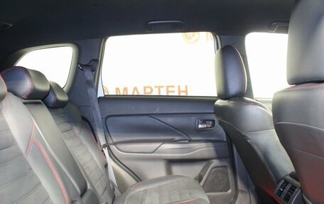 Mitsubishi Outlander III рестайлинг 3, 2021 год, 2 329 000 рублей, 11 фотография