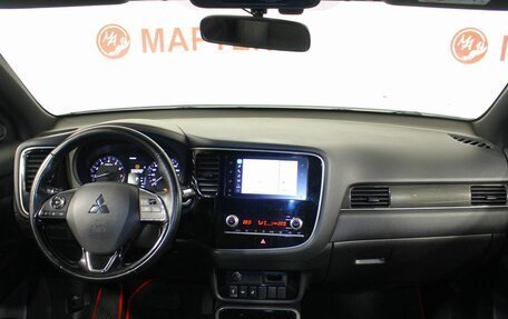 Mitsubishi Outlander III рестайлинг 3, 2021 год, 2 329 000 рублей, 17 фотография