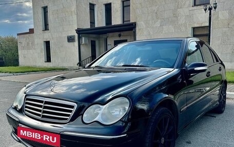 Mercedes-Benz C-Класс, 2005 год, 820 000 рублей, 5 фотография