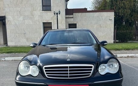 Mercedes-Benz C-Класс, 2005 год, 820 000 рублей, 2 фотография