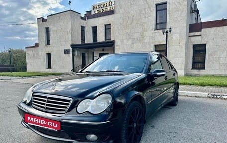 Mercedes-Benz C-Класс, 2005 год, 820 000 рублей, 4 фотография