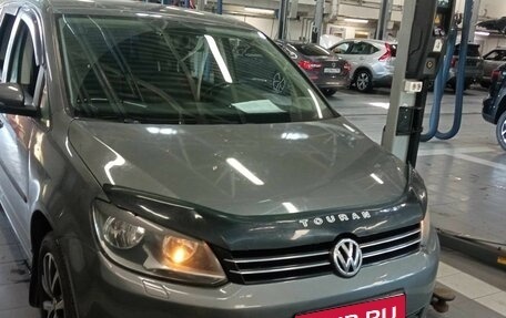 Volkswagen Touran III, 2011 год, 785 000 рублей, 2 фотография