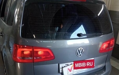 Volkswagen Touran III, 2011 год, 785 000 рублей, 4 фотография