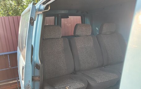 Volkswagen Transporter T4, 2001 год, 1 300 000 рублей, 3 фотография