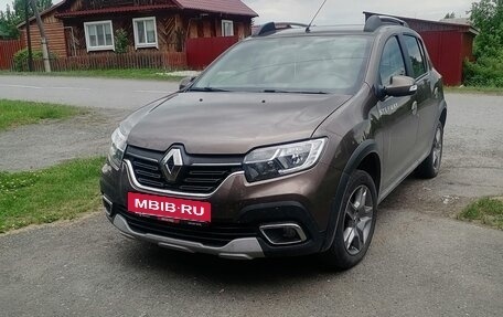 Renault Sandero II рестайлинг, 2021 год, 1 350 000 рублей, 3 фотография