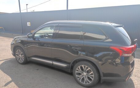 Mitsubishi Outlander III рестайлинг 3, 2016 год, 1 780 000 рублей, 7 фотография