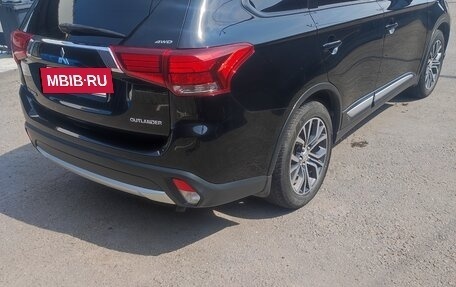Mitsubishi Outlander III рестайлинг 3, 2016 год, 1 780 000 рублей, 5 фотография