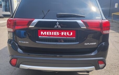 Mitsubishi Outlander III рестайлинг 3, 2016 год, 1 780 000 рублей, 6 фотография