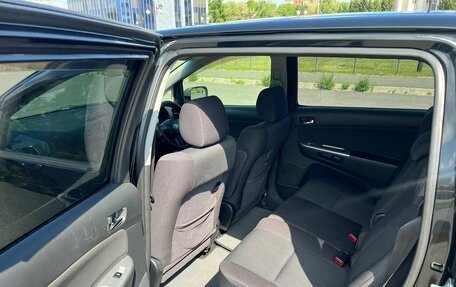 Toyota Wish II, 2003 год, 899 000 рублей, 11 фотография