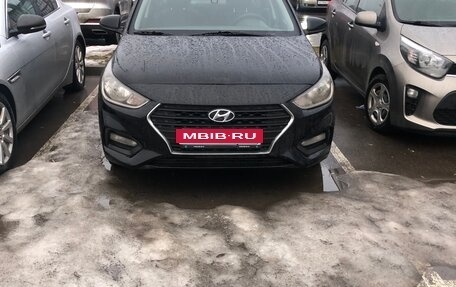 Hyundai Solaris II рестайлинг, 2018 год, 680 000 рублей, 1 фотография