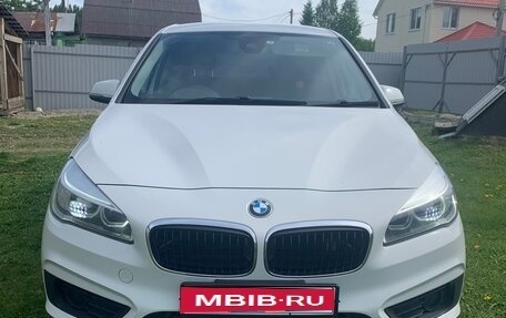 BMW 2 серия Grand Tourer F46 рестайлинг, 2015 год, 1 350 000 рублей, 1 фотография