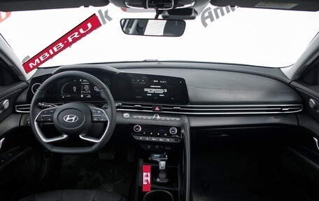 Hyundai Elantra, 2023 год, 2 245 000 рублей, 11 фотография
