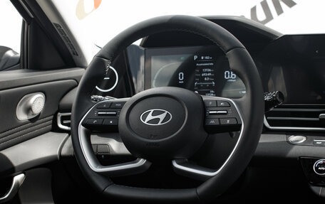 Hyundai Elantra, 2023 год, 2 245 000 рублей, 13 фотография