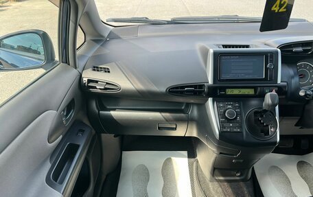 Toyota Wish II, 2010 год, 1 329 000 рублей, 19 фотография