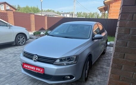 Volkswagen Jetta VI, 2012 год, 1 270 000 рублей, 2 фотография